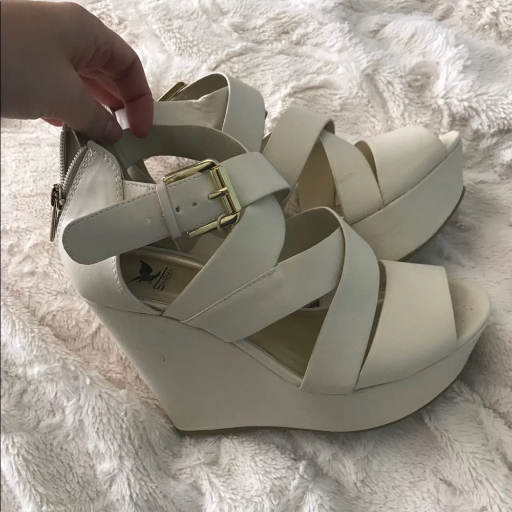 NWT Nude Heels